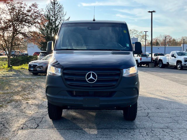 Used 2024 Mercedes-Benz Sprinter 2500 image 3