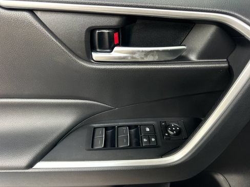 Used 2025 Toyota RAV4 XLE FWD image 10