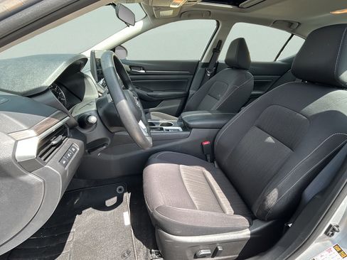 Used 2025 Nissan Altima 2.5 SV w/ SV Special Edition Package AWD/4WD image 12