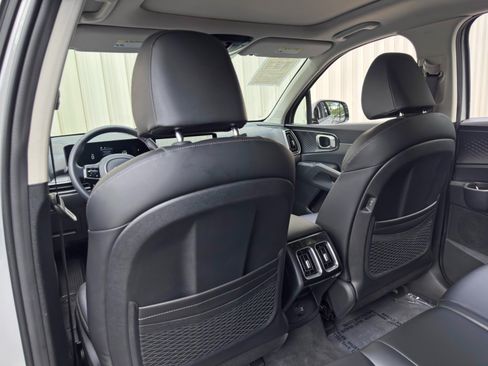 Used 2025 Kia Sorento S w/ Panoramic Sunroof Package AWD/4WD image 34