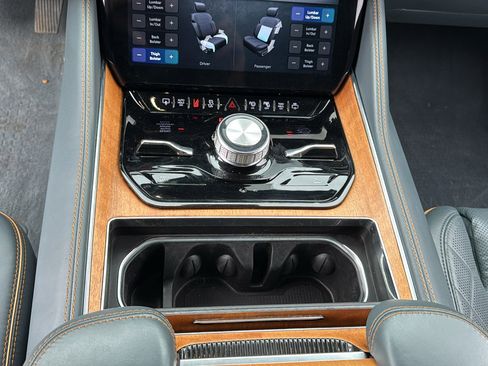 Used 2022 Jeep Grand Wagoneer Series III w/ Rear Seat Video Group 1 image 23