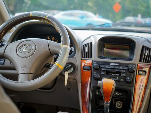 Used 2002 Lexus RX 300 4WD image 10