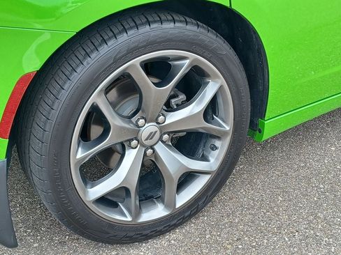Used 2017 Dodge Charger R/T w/ Plus Group RWD image 5