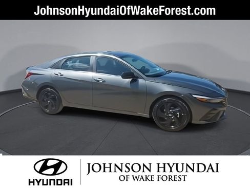 New 2026 Hyundai Elantra SEL Sport Premium FWD image 2