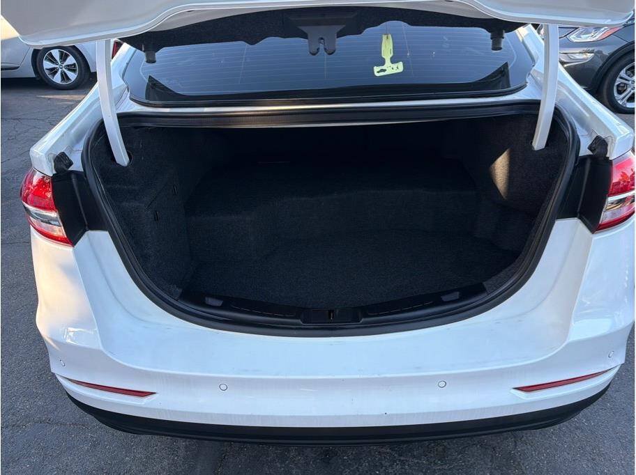 Used 2020 Ford Fusion SE FWD image 22