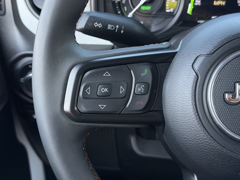 Used 2024 Jeep Wrangler Unlimited w/ Convenience Group AWD/4WD image 18