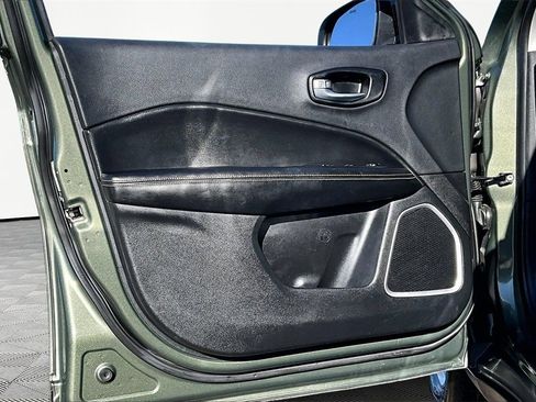 Used 2021 Jeep Compass Latitude image 23