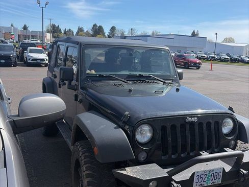 Used 2015 Jeep Wrangler Unlimited Sport w/ Power Convenience Group image 2