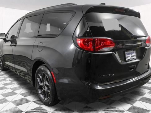 Used 2018 Chrysler Pacifica Limited w/ S Appearance Package image 23