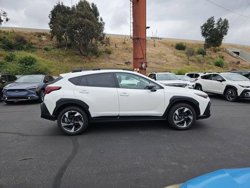 Used 2024 Subaru Crosstrek 2.5i Limited w/ Crosstrek Mirror Package image 8