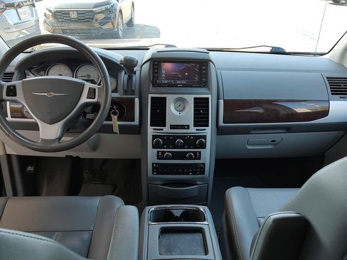 Used 2010 Chrysler Town & Country Touring FWD image 16