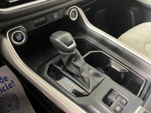 Used 2024 Toyota Grand Highlander XLE image 32