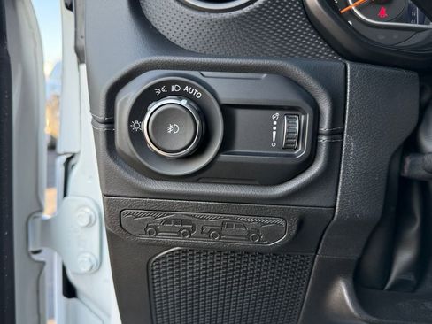 Used 2024 Jeep Wrangler Unlimited Rubicon w/ Technology Group image 21