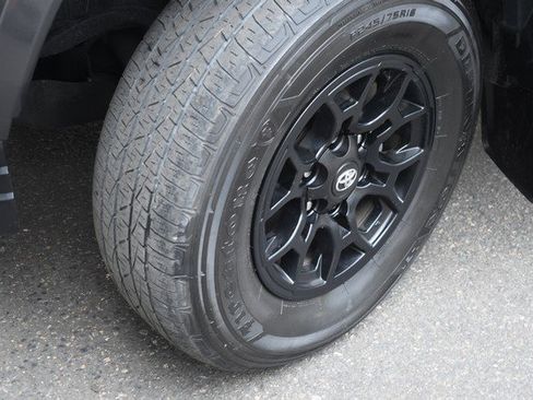 Certified 2021 Toyota Tacoma SR5 RWD image 11