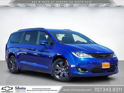 Used 2019 Chrysler Pacifica Limited w/ Advanced Safetytec Group