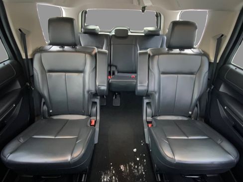 Used 2024 Ford Expedition XLT image 14