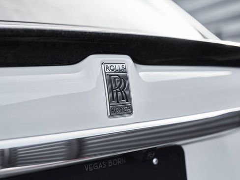 Used 2025 Rolls-Royce Cullinan AWD/4WD image 17