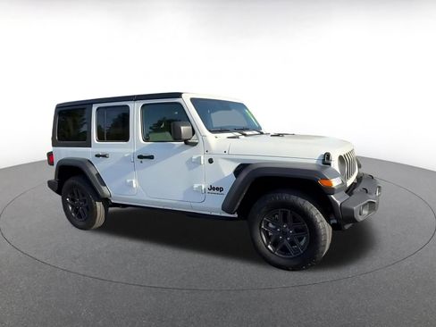Used 2025 Jeep Wrangler Unlimited Sport AWD/4WD image 2