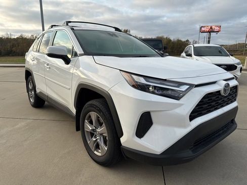 Used 2023 Toyota RAV4 XLE image 2