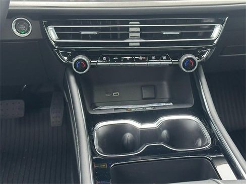 New 2026 Chevrolet Traverse LT w/ Sun and Wheel Package image 10