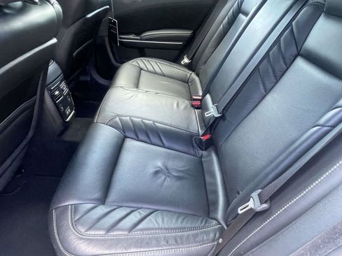 Used 2023 Chrysler 300 C RWD image 10