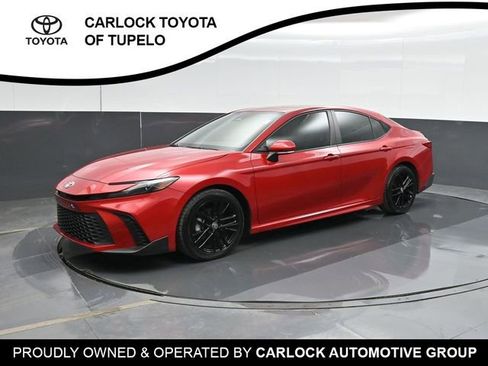 Used 2025 Toyota Camry SE w/ Convenience Package FWD image 8