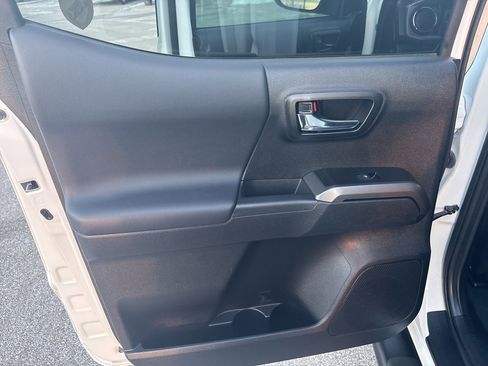 Used 2023 Toyota Tacoma TRD Sport image 22