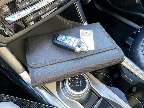 Used 2020 Ford Explorer XLT w/ Equipment Group 202A image 14