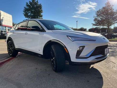 Used 2025 Buick Envista Sport Touring image 5