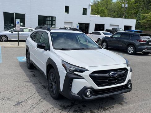 Used 2025 Subaru Outback Onyx Edition XT AWD/4WD image 7