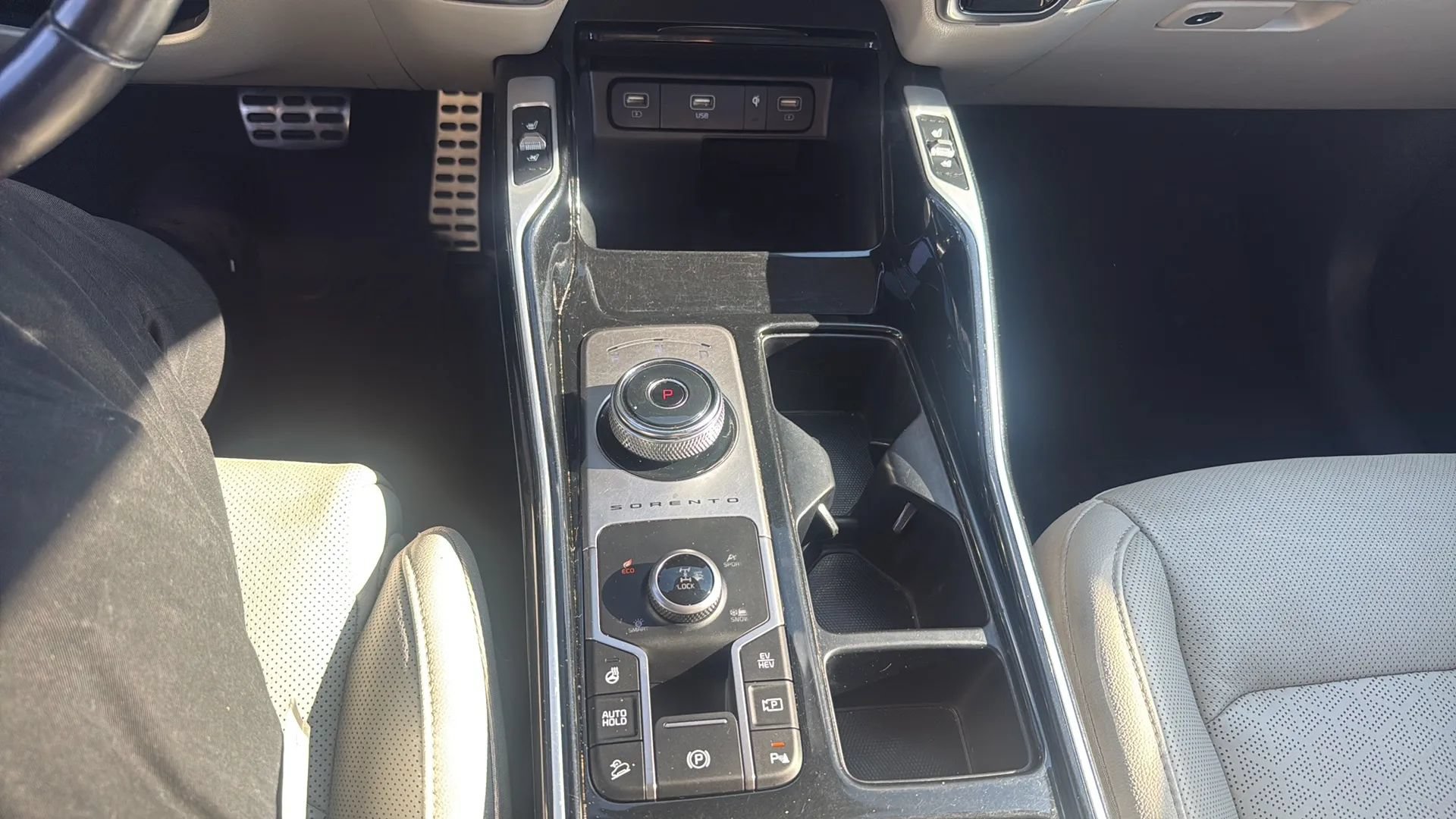 Used 2022 Kia Sorento SX Prestige w/ Panoramic Sunroof Package AWD/4WD image 19