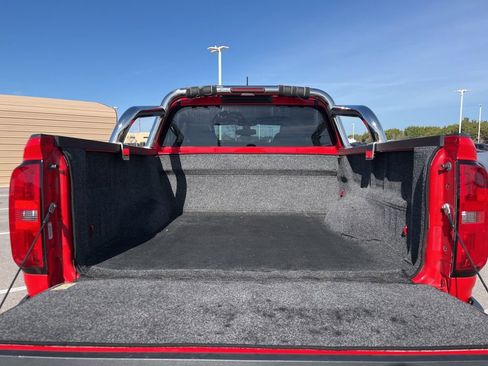 Used 2015 Chevrolet Colorado Z71 image 9