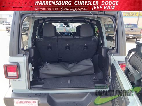 Used 2024 Jeep Wrangler Sport S image 30