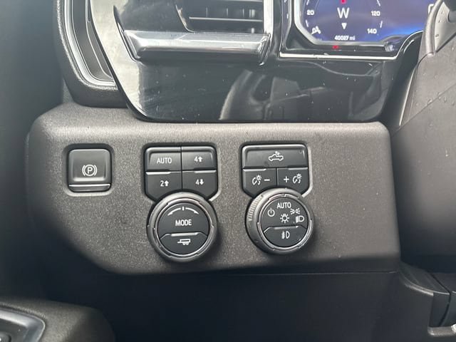 Certified 2024 Chevrolet Silverado 1500 LT Trail Boss w/ Convenience Package II AWD/4WD image 17