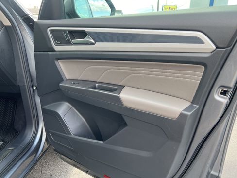 Used 2023 Volkswagen Atlas SEL Premium image 41