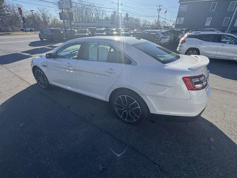 Used 2019 Ford Taurus Limited image 8