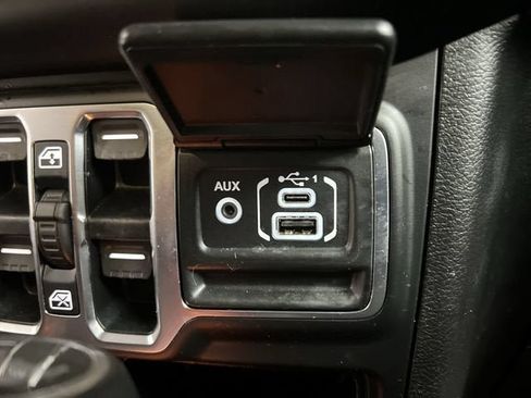 Used 2020 Jeep Wrangler Unlimited Rubicon w/ Quick Order Package 28Y Recon AWD/4WD image 34