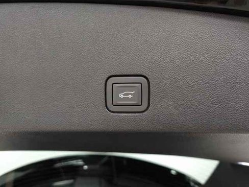 Certified 2025 Cadillac XT6 Sport w/ Platinum Package image 7