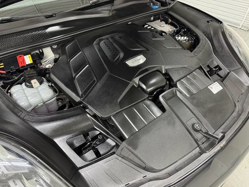 Used 2019 Porsche Cayenne S AWD/4WD image 48