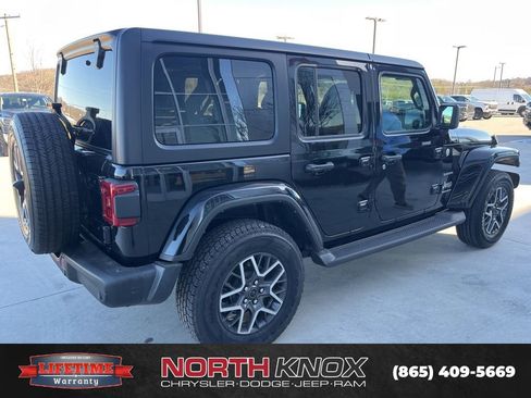 Used 2024 Jeep Wrangler Unlimited Sahara w/ Safety Group AWD/4WD image 19