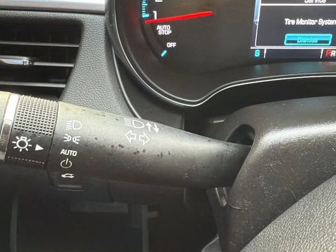 Used 2019 Chevrolet Impala LT FWD image 14