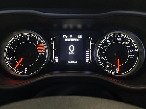 Used 2018 Jeep Cherokee Latitude image 23