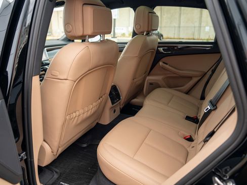 New 2026 Porsche Macan image 24