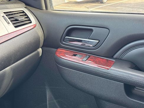 Used 2014 Cadillac Escalade Premium image 26