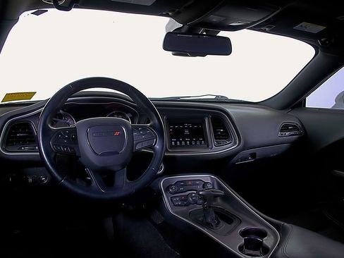 Used 2019 Dodge Challenger SXT image 12