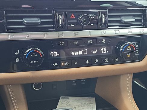 New 2026 Nissan Pathfinder Platinum image 25