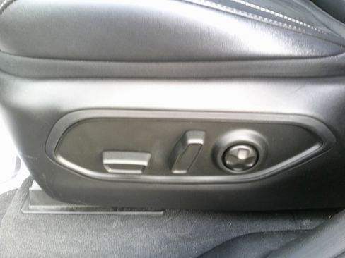 Used 2024 Jeep Grand Cherokee Altitude image 15