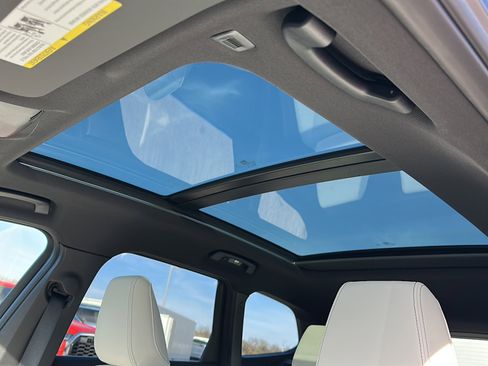 New 2026 BMW X1 xDrive28i w/ Technology Package image 14