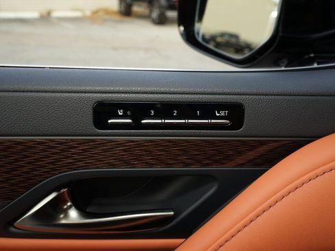 Used 2026 Lexus LX 700h Ultra Luxury image 34