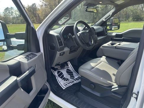 Used 2022 Ford F250 XL w/ Power Equipment Group image 10